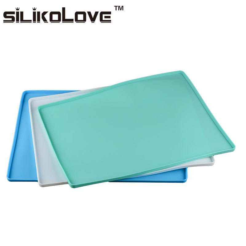 High Quality Collapsible Anti-Slip Waterproof Silicone Food Pet Feeding Mat For Travel